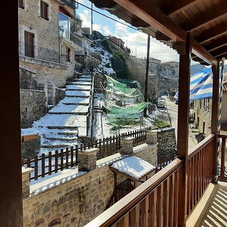 Δημητσανασ Τοποσ Νύμφη Δάφνη Appartement Dimitsana Buitenkant foto